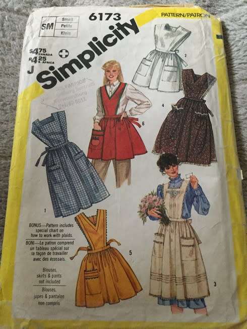 PATTERN SIMPLICITY 6173 - APRONS