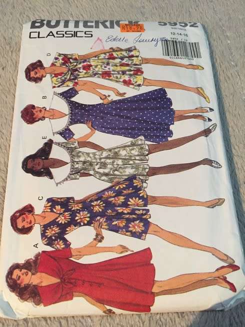 PATTERN BUTTERICK 5952 - DRESS (SIZE 12-14-16)