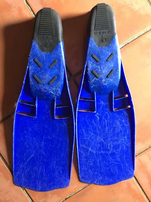 SCUBA FINS (DEEP BLUE SIZE 10 - 11 LARGE)