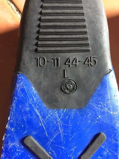 SCUBA FINS (DEEP BLUE SIZE 10 - 11 LARGE)