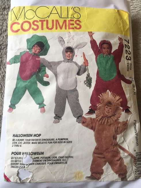 PATTERN MCCALL'S 7223 (COSTUMES) - HALLOWEEN HOP (CHILDREN SIZE 6/7/8)