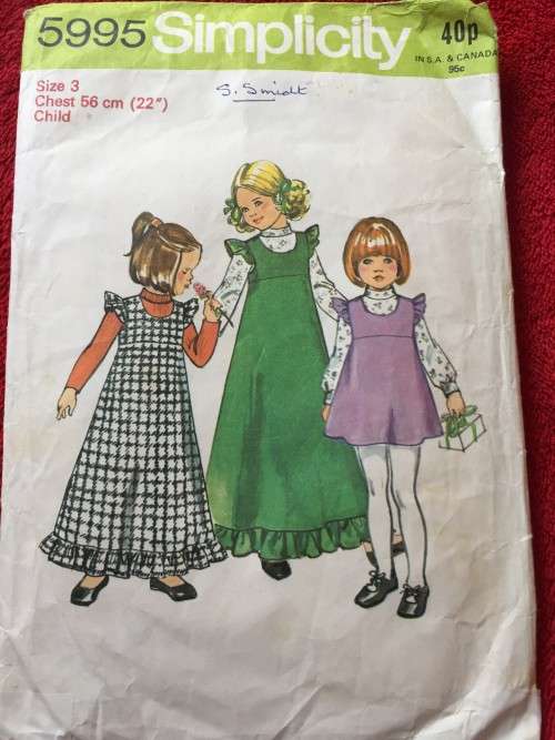 PATTERN SIMPLICITY 5995 - CHILDS' JUMPER (SIZE 3)