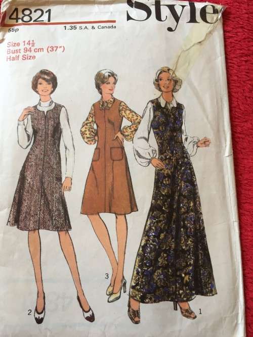PATTERN STYLE 4821 (VINTAGE) - PINAFORE DRESS AND AND BLOUSE IN 2 LENGTHS (SIZE 14.5)