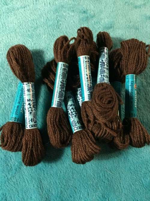 SKEINS BROWN (ANCHOR 0381) 10