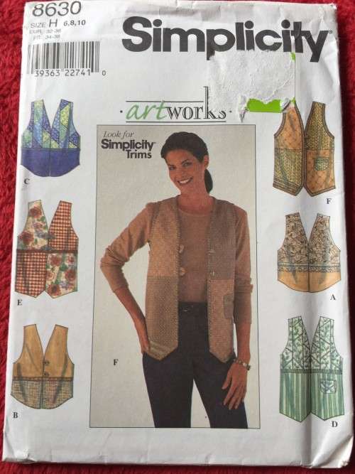 CD - SIMPLICITY 8630 (UNUSED) - VESTS (SIZE 6-8-10)