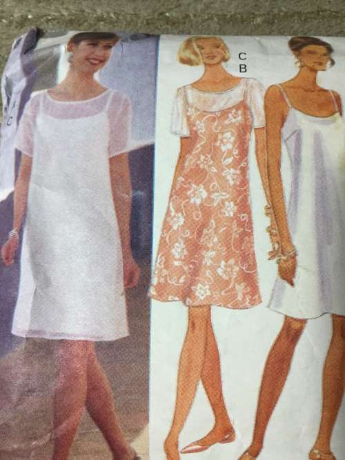 PATTERN BUTTERICK 3493 (COMPLETE, CUT ON 12) - DRESS (SIZE 6-12)