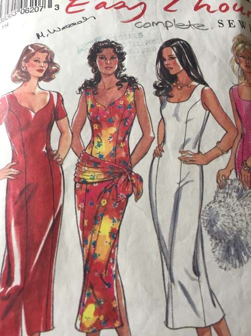 PATTERN NEW LOOK 6207 (COMPLETE) - DRESSES (SIZE 6-16)