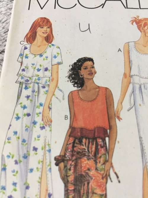 PATTERN MCCALL`S 9224 (UNUSED) - BEAUTIFUL DRESSES (SIZE 8-10-12)