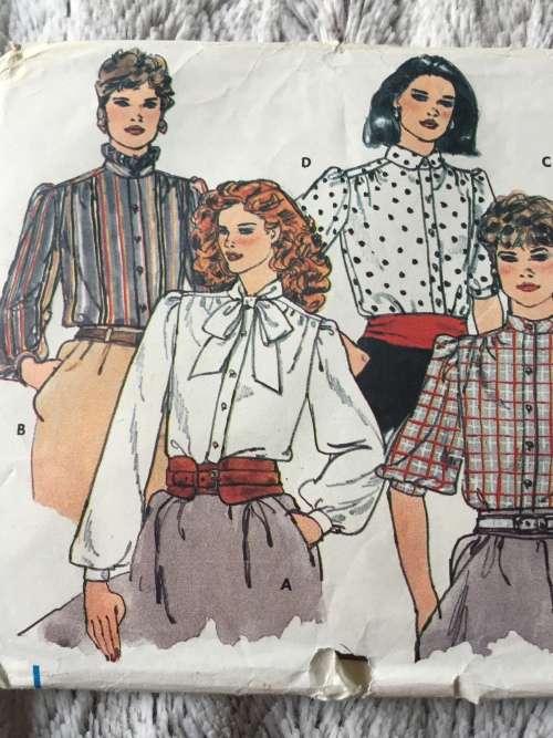 PATTERN BUTTERICK 4625 (UNUSED) - BLOUSE VARIATIONS (SIZE 6-8-10)