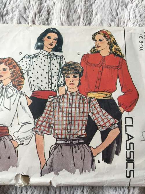PATTERN BUTTERICK 4625 (UNUSED) - BLOUSE VARIATIONS (SIZE 6-8-10)