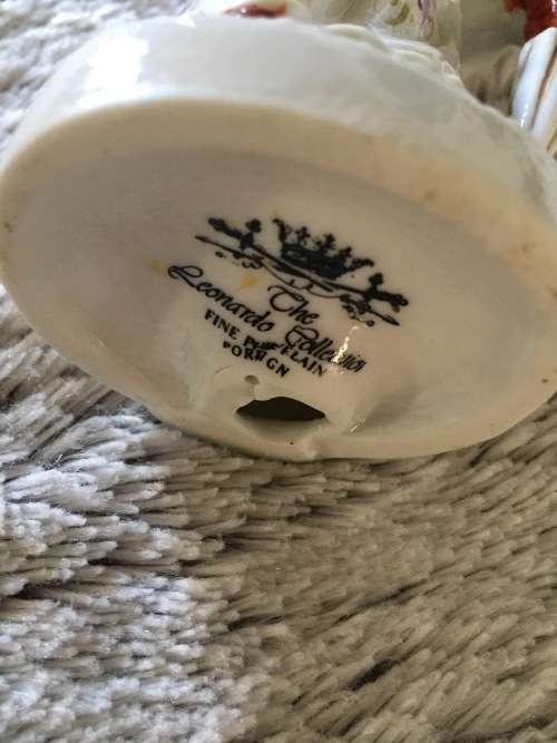 VINTAGE `THE LEONARDO COLLECTION` - VICTORIAN LADY (14.5 CM)