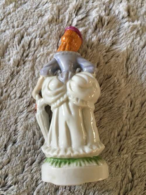 VINTAGE `THE LEONARDO COLLECTION` - VICTORIAN LADY (14.5 CM)