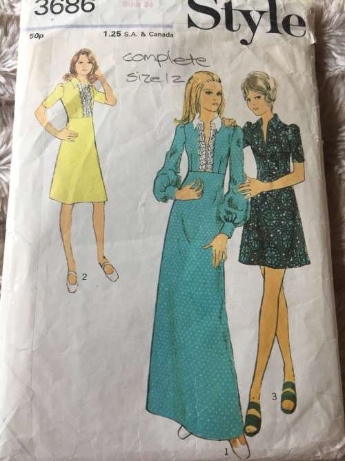 PATTERN STYLE 3686*1972 (COMPLETE)(VINTAGE) - DRESS (SIZE 12)