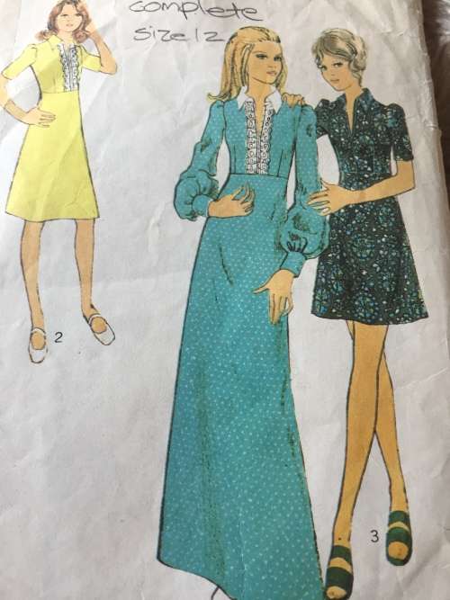 PATTERN STYLE 3686*1972 (COMPLETE)(VINTAGE) - DRESS (SIZE 12)