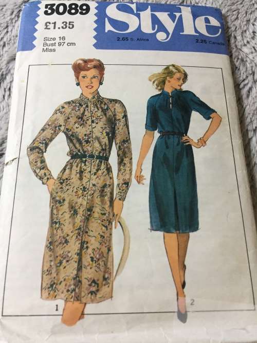 PATTERN STYLE 3089 (VINTAGE) - DRESSES (SIZE 16)