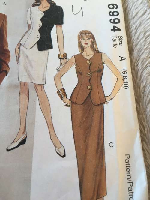 PATTERN MCCALL`S 6994 (UNUSED) - JACKET and SKIRT (SIZE 6-8-10)