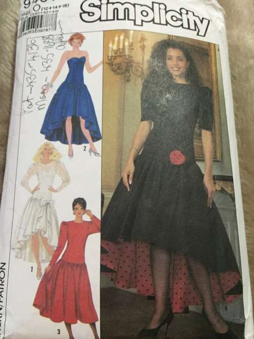 PATTERN SIMPLICITY 9451 (SLEEVE HEADING EXCL) - SPECIAL OCCASSION DRESS (SIZE 12-14-16)