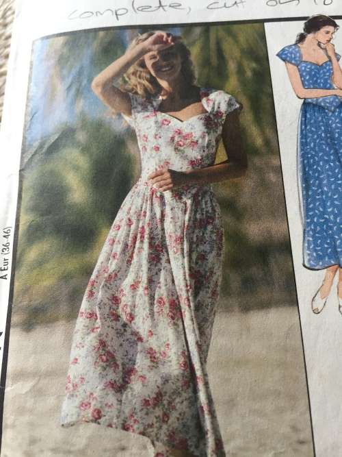 PATTERN STYLE 1751 (COMPLETE, CUT ON 18) - DRESSES (SIZE 8-18)