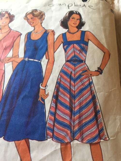 PATTERN STYLE 1918 (VERY VINTAGE, COMPLETE) - DRESSES (SIZE 10)