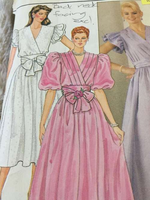 PATTERN BUTTERICK 6443 (BACK NECK FACING EXCL) - DRESSES (SIZE 14)