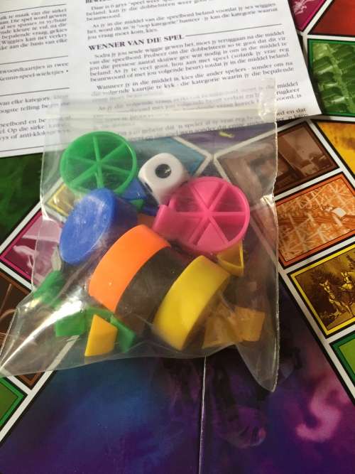 TRIVIAL PURSUIT - AFRIKAANS: PRIMA TOYS (COMPLETE WITH RULES, HARDLY USED)