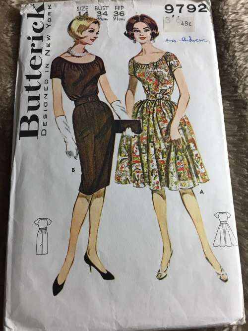 PATTERN BUTTERICK 9792 (VERY VI NTAGE, NEAT AND TIDY) - SCOOP NECKED DRESS (SIZE 14)