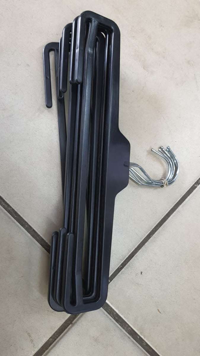 PLASTIC HANGERS