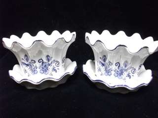 PAIR DELFTS BLAAUW MINI PLANTERS ON BASE