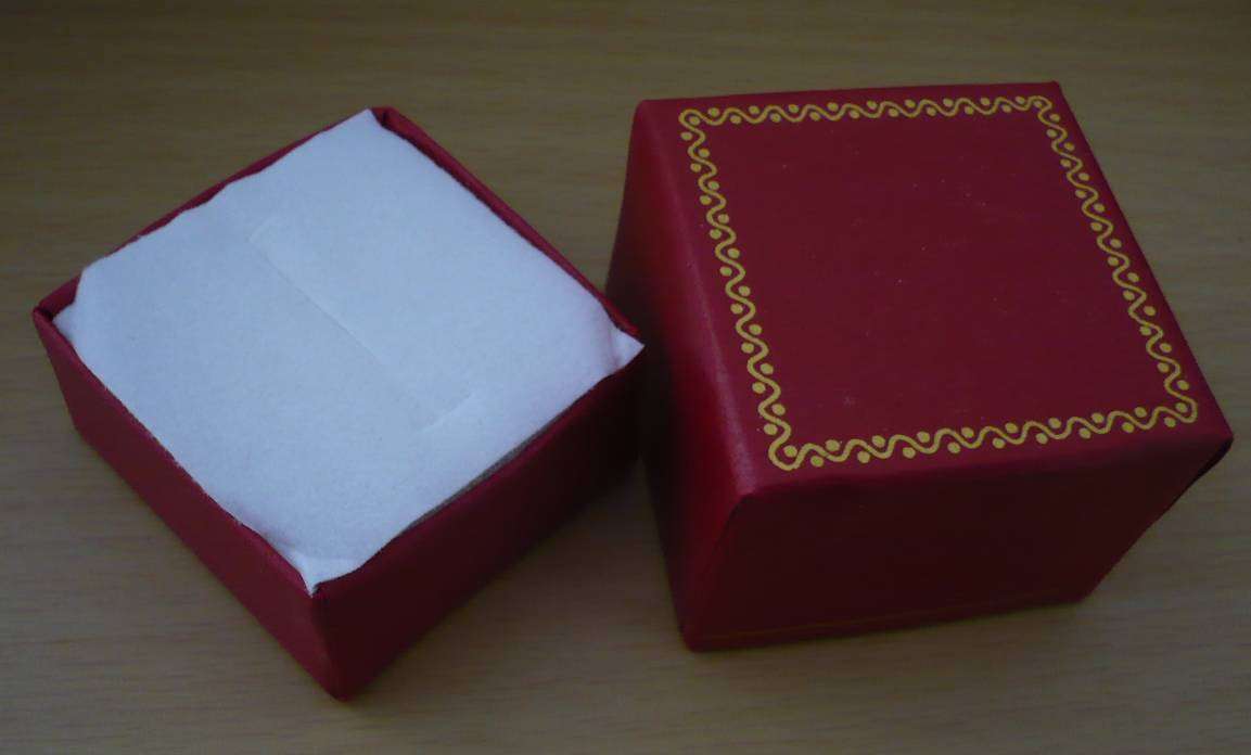 Red    Ring boxes.   Hard Board with Velt inner.   10 available.