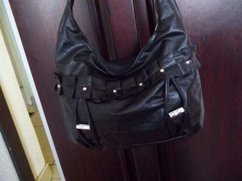 Beautiful designer style ladies Soft leather look hand bag in BLACK. (Large size) Look great anytime