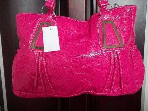 Beautiful ladies Soft leather look hand bag in PINK !. Great everyday hand bag.