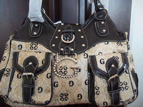 **Gorgeous ladies hand band in CREAM. Trendy and fashionable. A great Buy!