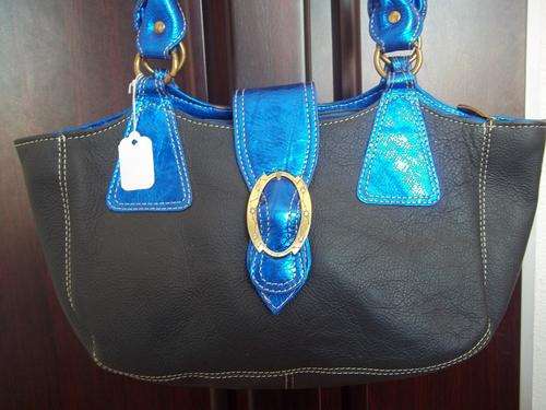 *NEW ARRIVALS***Stunning 100%  Genuine leather  Hand Bag in  NAVY BLUE & METALLIC . A great buy!.
