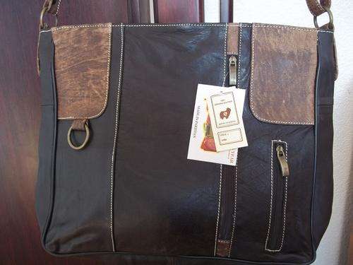 *Only One!*NEW ARRIVALS***Stunning 100%  Genuine leather  Hand Bag in BLACK&BROWN . A great buy!.
