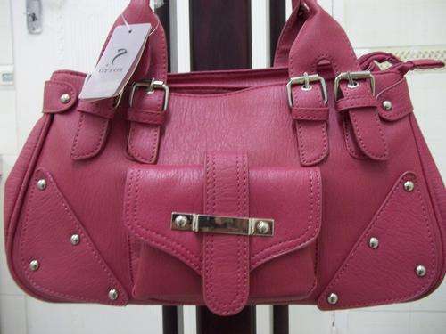**Gorgeous ladies SOTTO hand bag in PINK. Styled in Italy. GREAT QUALITY!