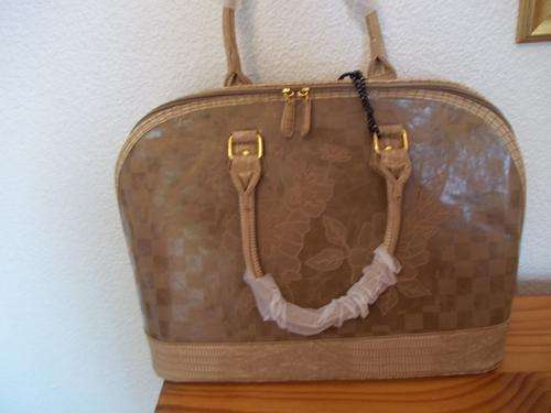 **DESIGNER STYLE ladies hand bag in TAN BROWN. Trendy and fashionable. A great Buy!