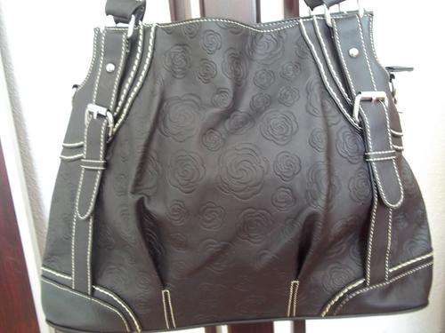 ***LATE ENTRY*** Only one-Stunning Ladies leather Bag in BLACK.  A Great buy!