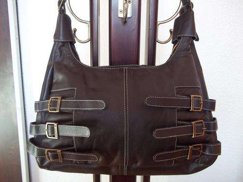 ***NEW ARRIVALS***Stunning 100%  Genuine  Leather Hand Bag in BLACK. A great buy!. Great quality!