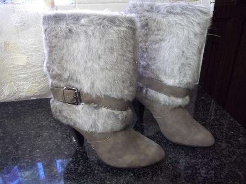 Beautiful ladies Suede and Fur  BOOTS, A must have for this winter, CAMEL COLOR- SIZES 6.5