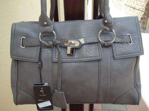 New Arrival***Stunning Ladies leather Bag in  GREY padlock Bag.  Great quality,A Great buy!