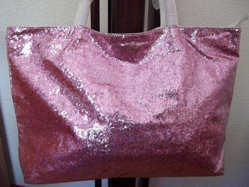 **HOT Designer style ladies Casual hand bag in HIGH SHIMMER PINK . Make Fashion statement