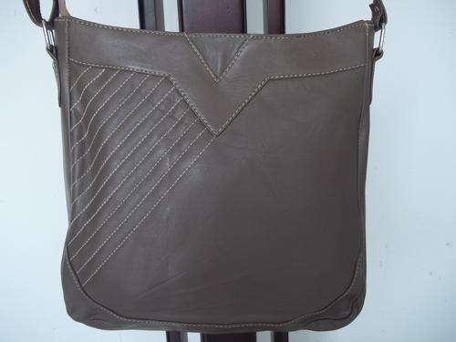 late entry*ONLY ONE* GORGEOUS NEW ARRIVALS***Stunning REAL leather Hand Bag in CAMEL. A great buy!.