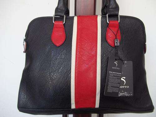 LATE ENTRY**NEW ARRIVALS*Stunning Ladies HIGH QUALITY Bag in BLK & RED Excellent quality!