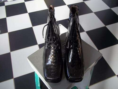 ONLY ONE#Beautiful ladies ANKLE BOOTS In BLACK with gold, A must have for this winter- SIZES 5