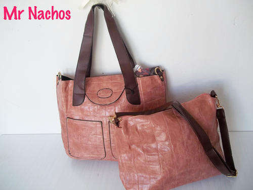 2 for 1 *Luxury ladies large handbag in Soft Pink- Step out in style with this stunner!