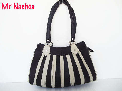 *Only one*Stunning 100% GENUINE LEATHER HAND BAG in Black & Grey- Great quality, great Buy!