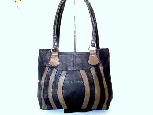***NEW ***Stunning Ladies real leather Bag in Black& Brown.  A Great buy! Excellent quality!