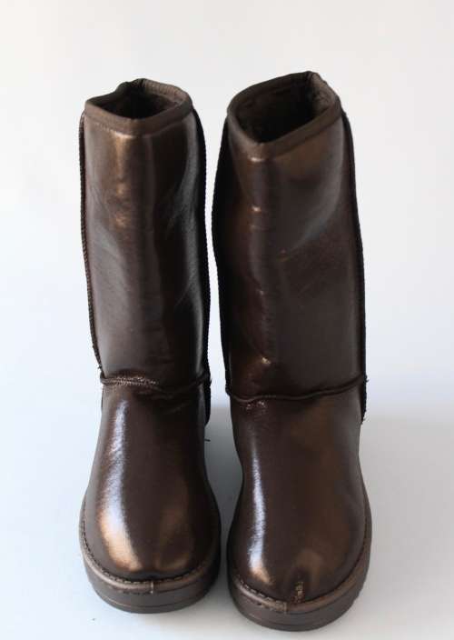 Luxury women's soft Fur-lined Boots in Shimmer Black-available in size 6 - Gorgeous!