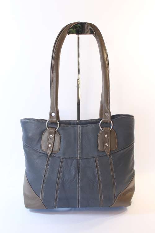 Stunning 100% Geniune LAMB LEATHER HANDBAG - Classical style!