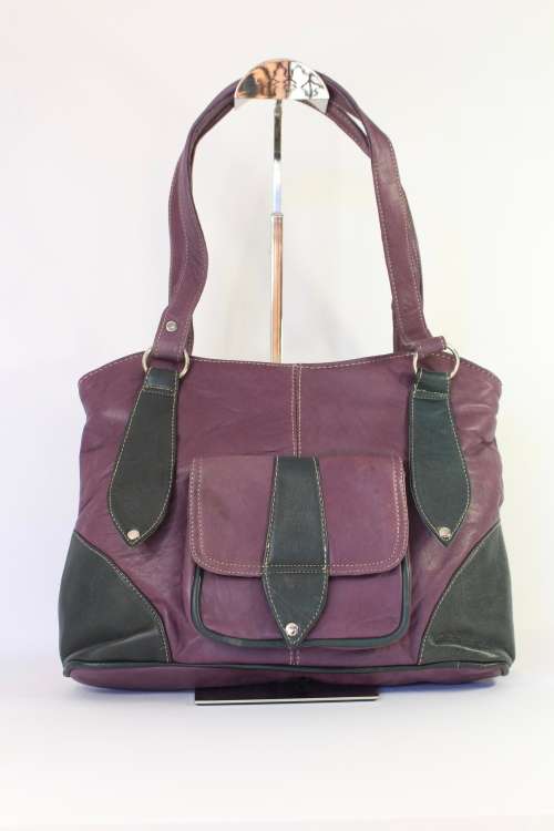 **New Arrival**Stunning Real LAMB LEATHER HANDBAG - Classical style!